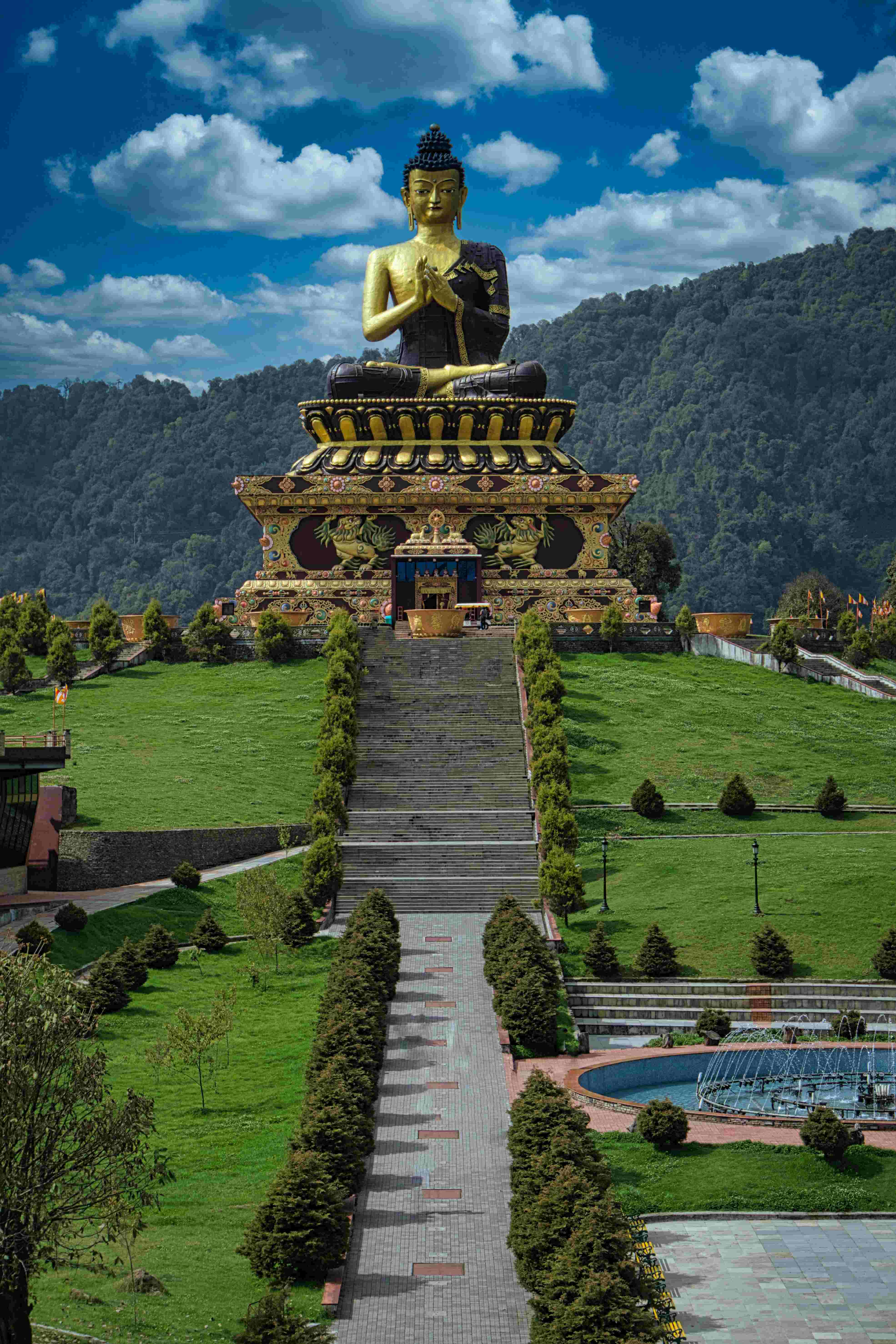 Enchanting Darjeeling Getaway: 4-Day Retreat Amidst the Himalayan Beauty
